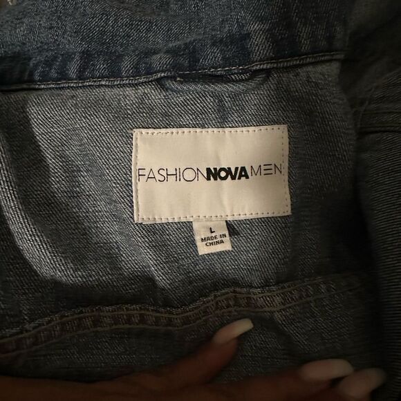 MENS FASHION NOVA SPLATTER PAINT JEAN JACKET LIKE NEW SIZE LARGE 🎨 - Picture 4 of 5